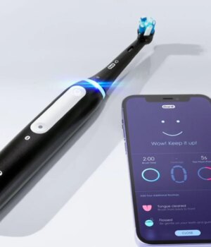 Електрична зубна щітка Braun Oral-B iO Series 4 Matt Black з дорожнім футляром - Зображення 3