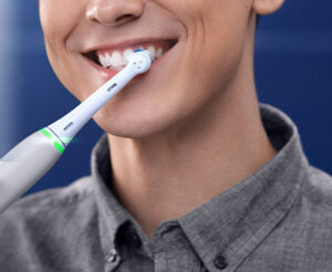 Електрична зубна щітка Braun Oral-B iO Series 6 White - Зображення 2